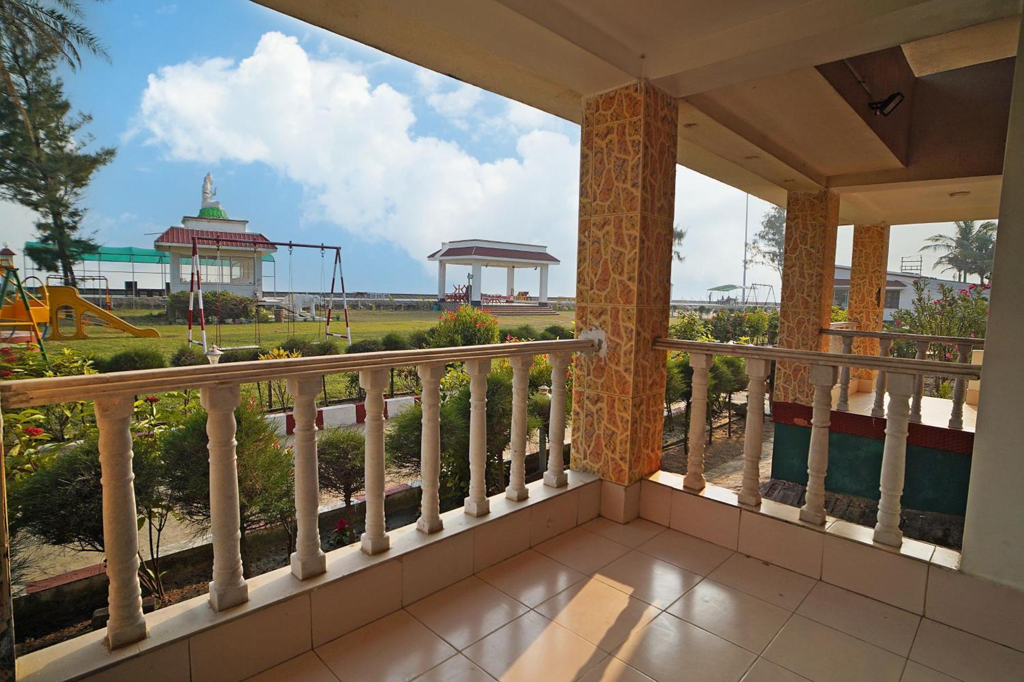 Santiniketan Hotel And Resort !! On Beach Family Resort !! マンダーマニ エクステリア 写真