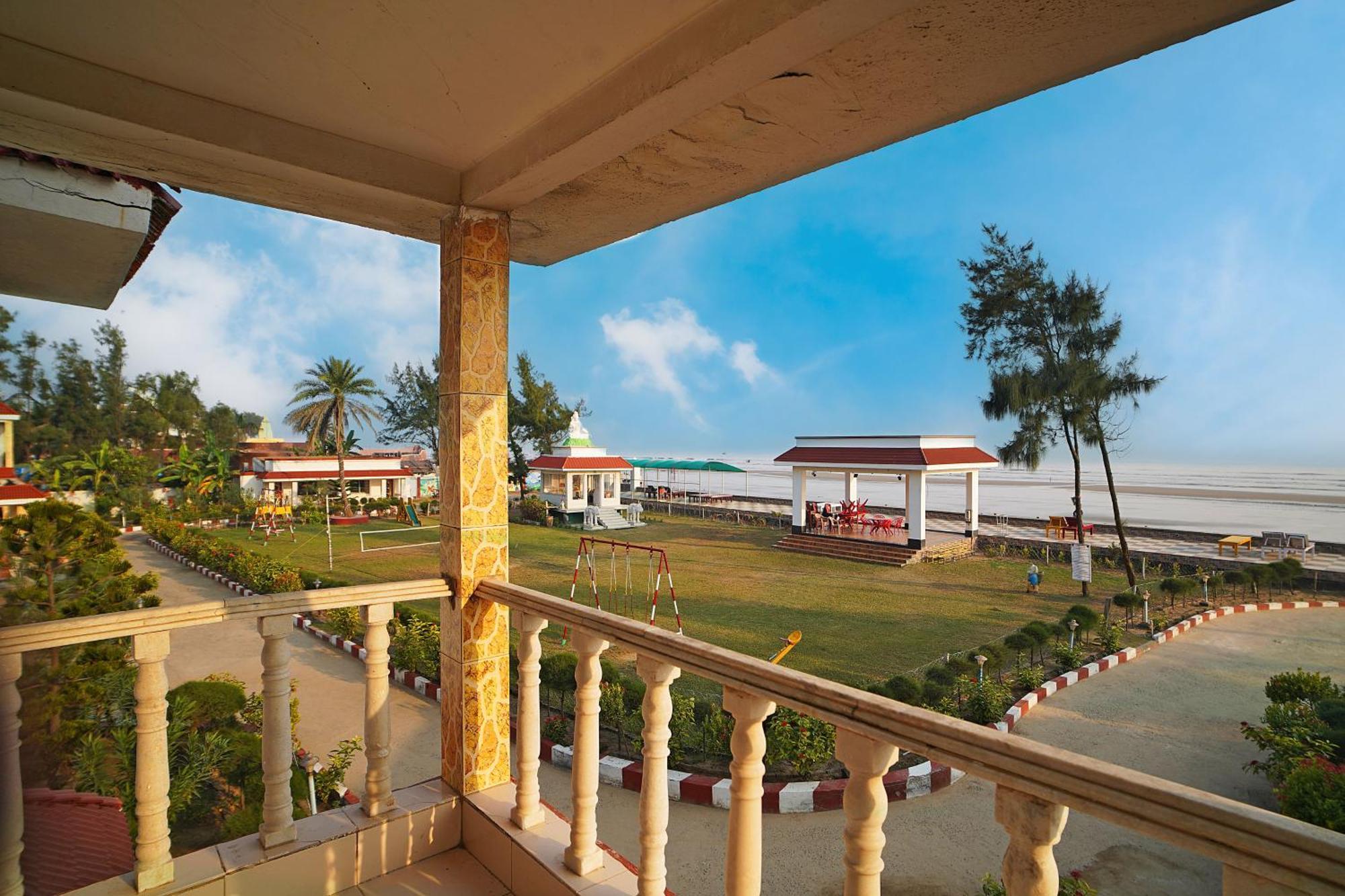 Santiniketan Hotel And Resort !! On Beach Family Resort !! マンダーマニ エクステリア 写真