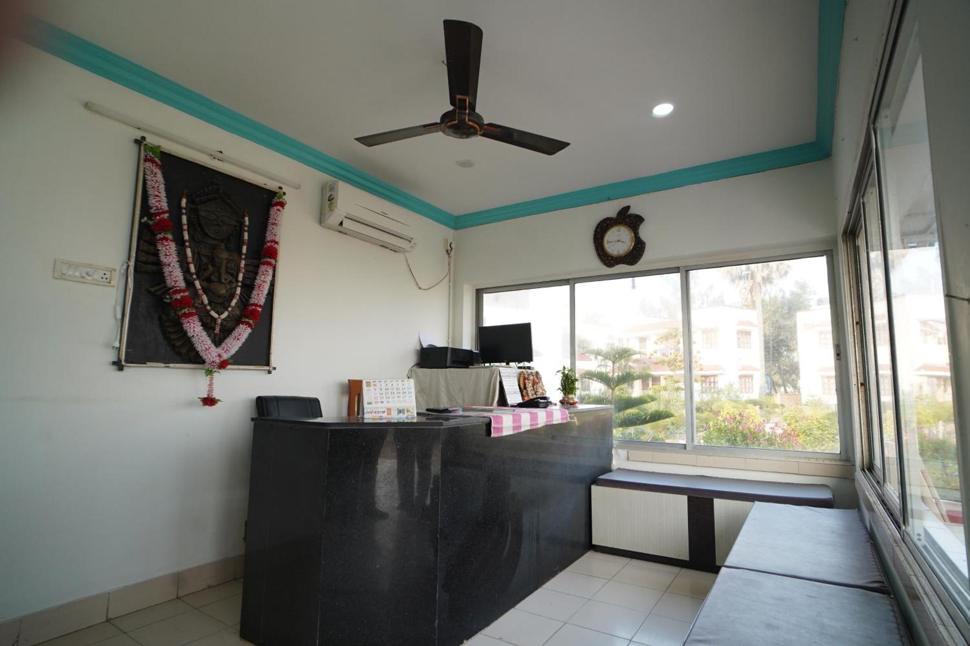 Santiniketan Hotel And Resort !! On Beach Family Resort !! マンダーマニ エクステリア 写真