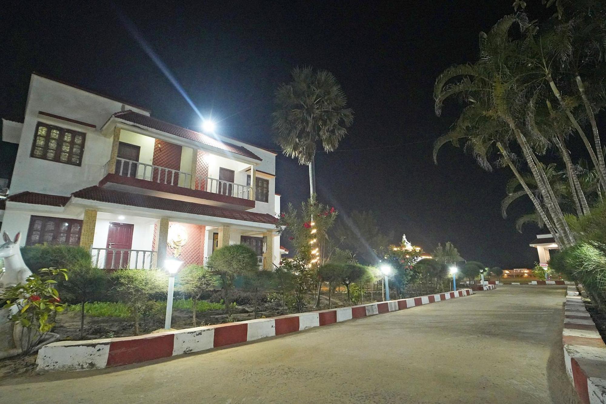 Santiniketan Hotel And Resort !! On Beach Family Resort !! マンダーマニ エクステリア 写真