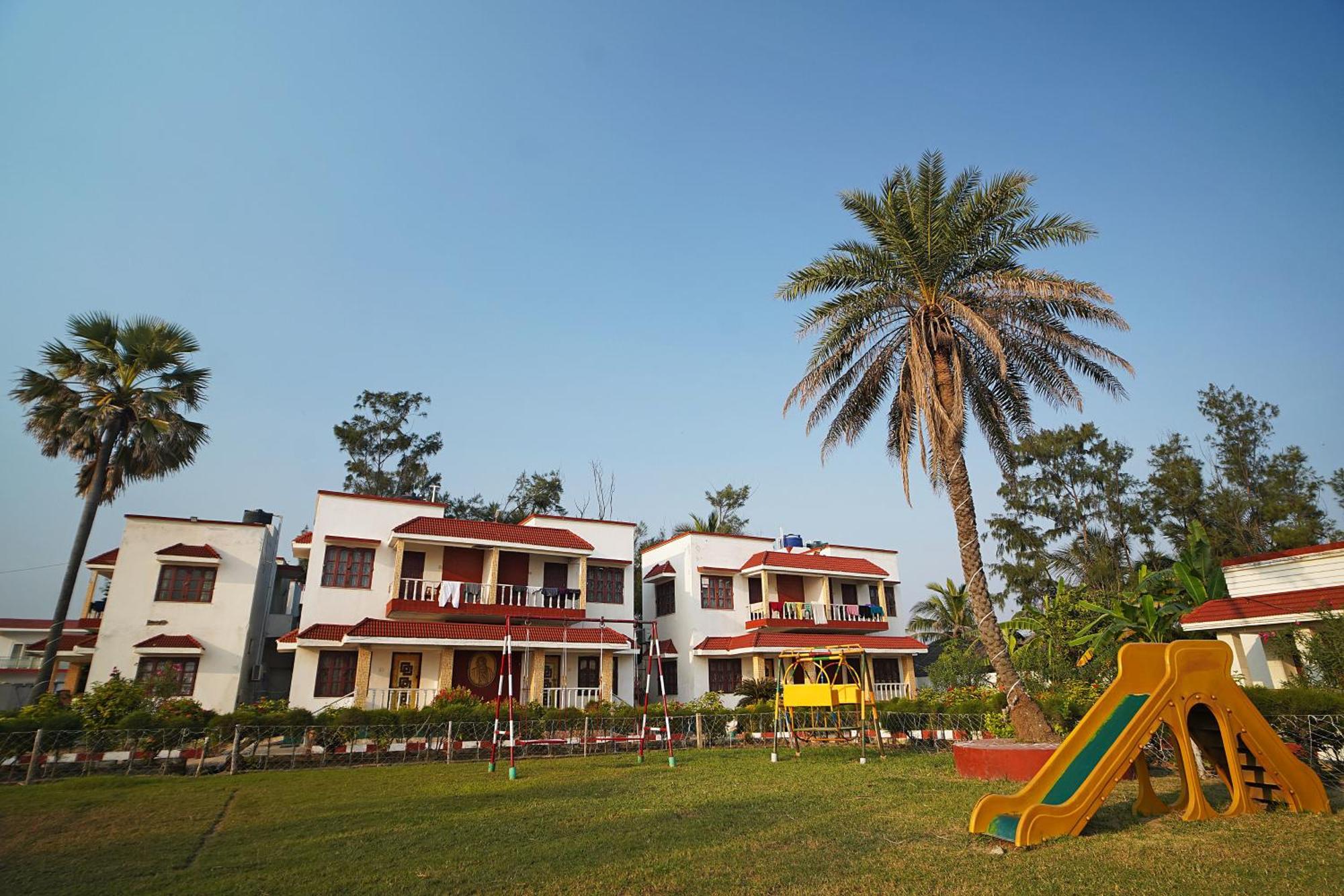 Santiniketan Hotel And Resort !! On Beach Family Resort !! マンダーマニ エクステリア 写真